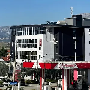 Grand Gjyshi 3*, Qerrexhias Albânia